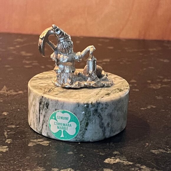 🍀 Authentic Irish Connemara Marble and Leprechaun Figure 🍀 - Picture 2 of 6